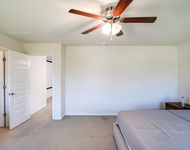 9202 Spade Cir - Photo Thumbnail 10