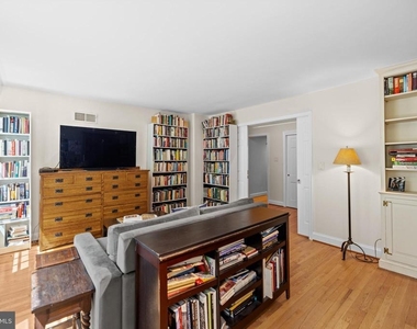 2426 I Street Nw - Photo Thumbnail 8