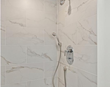 2415 37th St Nw - Photo Thumbnail 27