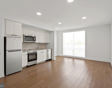 2415 37th St Nw - Photo Thumbnail 13