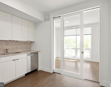 2415 37th St Nw - Photo Thumbnail 23