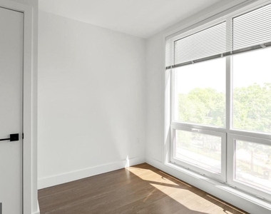 2415 37th St Nw - Photo Thumbnail 22