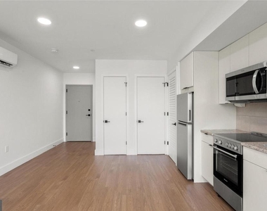 2415 37th St Nw - Photo Thumbnail 16