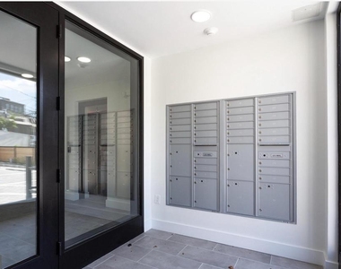 2415 37th St Nw - Photo Thumbnail 3