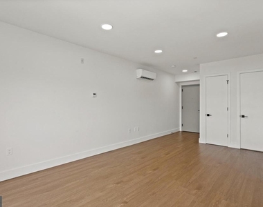 2415 37th St Nw - Photo Thumbnail 18