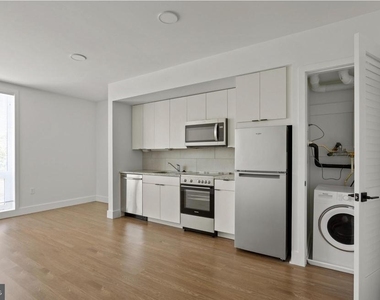 2415 37th St Nw - Photo Thumbnail 8