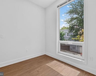 1731 Kalorama Road Nw - Photo Thumbnail 20