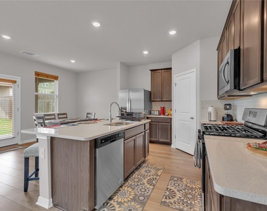 6401 Night Chinook Dr - Photo Thumbnail 10