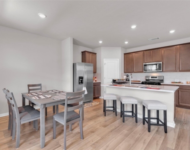 6401 Night Chinook Dr - Photo Thumbnail 5