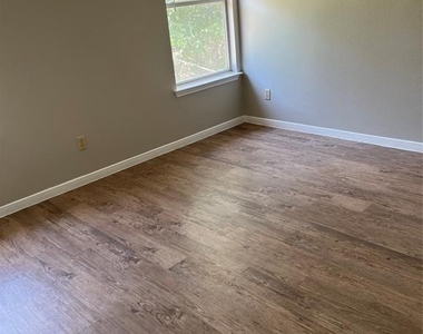 3120 Northwest Blvd - Photo Thumbnail 2