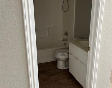 3120 Northwest Blvd - Photo Thumbnail 4