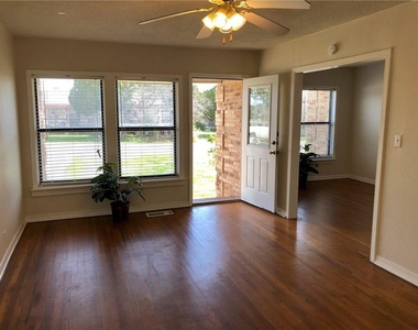 307 S Mustang Ave - Photo Thumbnail 10