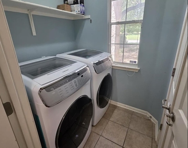 7901 Southwest Pkwy - Photo Thumbnail 13