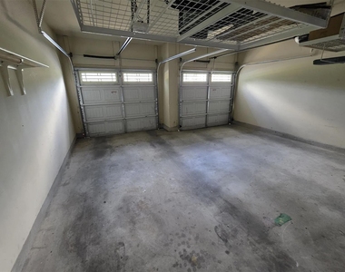 7901 Southwest Pkwy - Photo Thumbnail 16