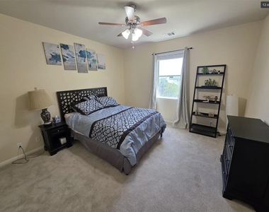 7901 Southwest Pkwy - Photo Thumbnail 11