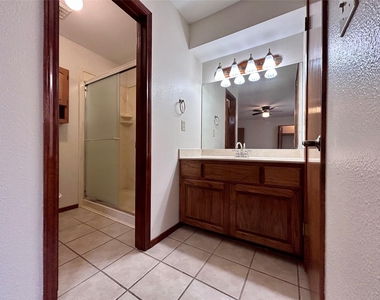 57 Woodcreek Dr - Photo Thumbnail 9