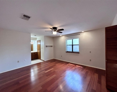 57 Woodcreek Dr - Photo Thumbnail 7
