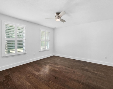 6414 Kenilworth Dr - Photo Thumbnail 17