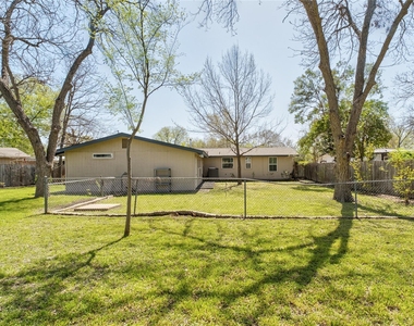 6414 Kenilworth Dr - Photo Thumbnail 22