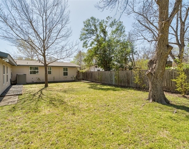 6414 Kenilworth Dr - Photo Thumbnail 24
