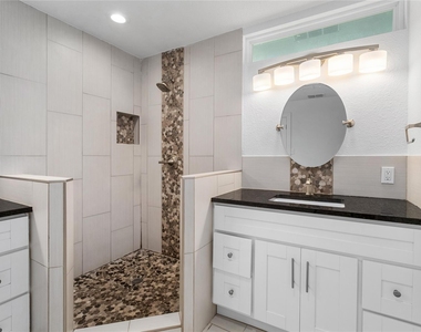 6414 Kenilworth Dr - Photo Thumbnail 12