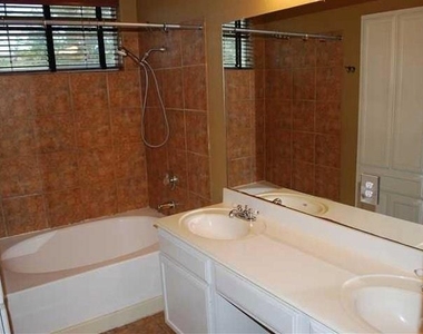 4620 W William Cannon Dr - Photo Thumbnail 7