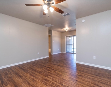 97 Peach St - Photo Thumbnail 3