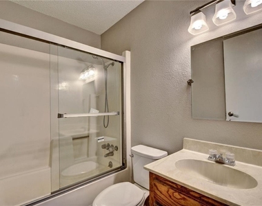 20800 Bonanza St - Photo Thumbnail 9