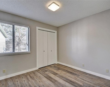20800 Bonanza St - Photo Thumbnail 10
