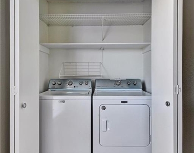 20800 Bonanza St - Photo Thumbnail 7