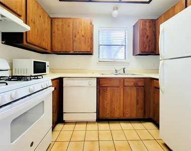 11970 Jollyville Rd - Photo Thumbnail 7