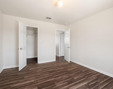 19420 James Manor St - Photo Thumbnail 19