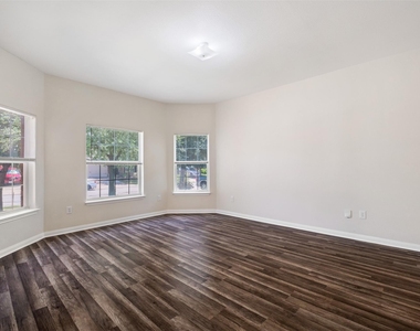 19420 James Manor St - Photo Thumbnail 4