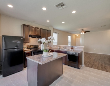 5704 Levenwood Ln - Photo Thumbnail 5