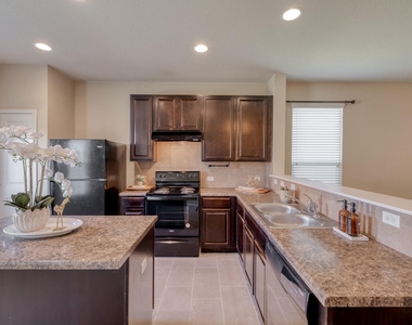 5704 Levenwood Ln - Photo Thumbnail 6