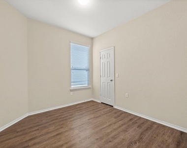 5704 Levenwood Ln - Photo Thumbnail 19