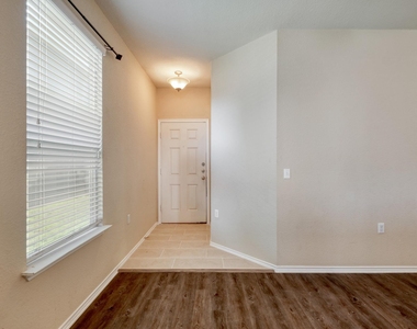5704 Levenwood Ln - Photo Thumbnail 3