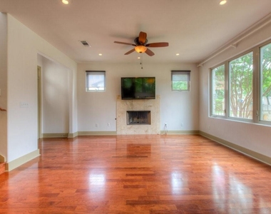 605 Peacock Ln - Photo Thumbnail 9