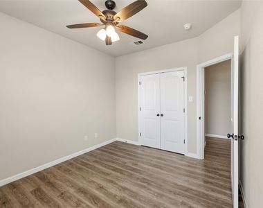 142 Sierra Rose Loop - Photo Thumbnail 22