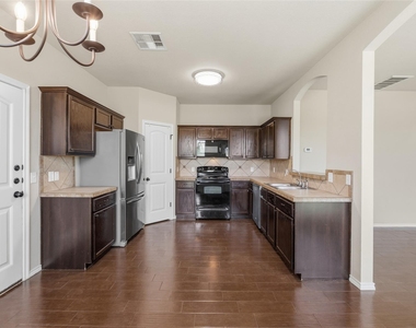 142 Sierra Rose Loop - Photo Thumbnail 11