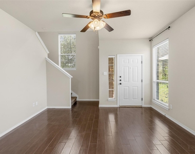 142 Sierra Rose Loop - Photo Thumbnail 9