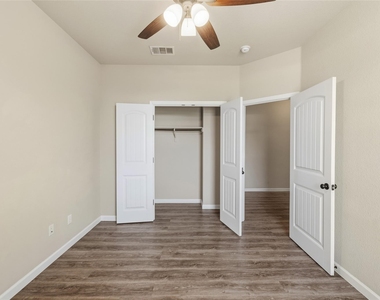 142 Sierra Rose Loop - Photo Thumbnail 24