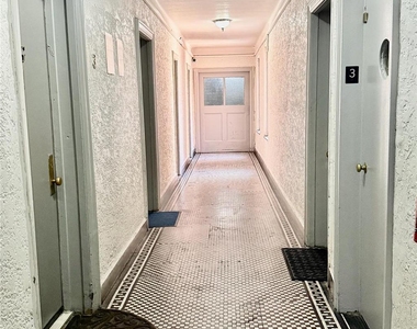 Listing in Bronx 2156 Cruger Ave. - Photo Thumbnail 12