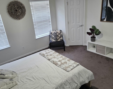 415 Southern Branch Lane - Photo Thumbnail 11