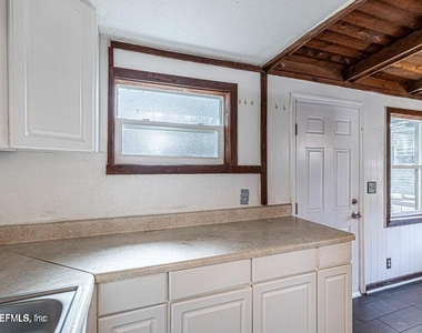 8306 Galveston Avenue - Photo Thumbnail 14