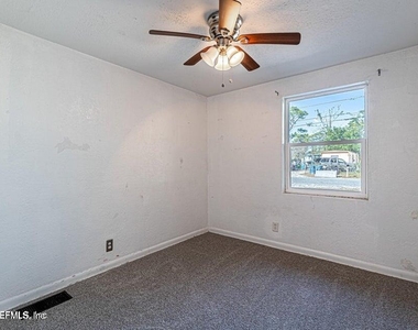 8306 Galveston Avenue - Photo Thumbnail 15
