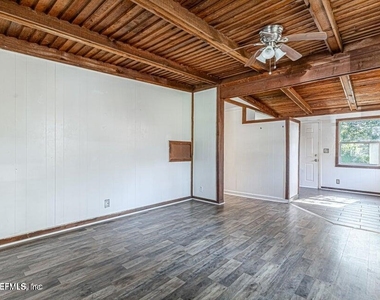 8306 Galveston Avenue - Photo Thumbnail 6