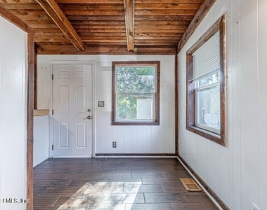 8306 Galveston Avenue - Photo Thumbnail 9