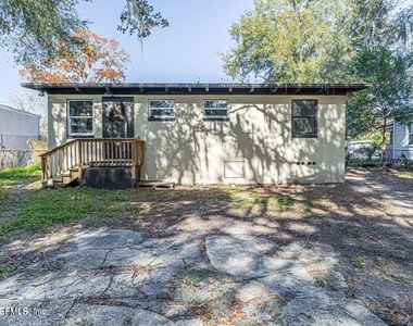 8306 Galveston Avenue - Photo Thumbnail 23