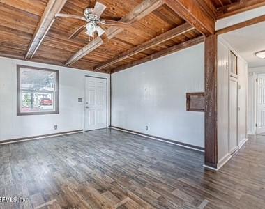 8306 Galveston Avenue - Photo Thumbnail 7